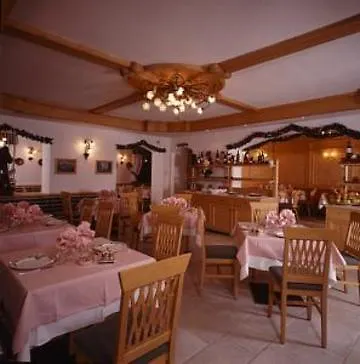 克里奇奥多洛米蒂酒店 Madonna